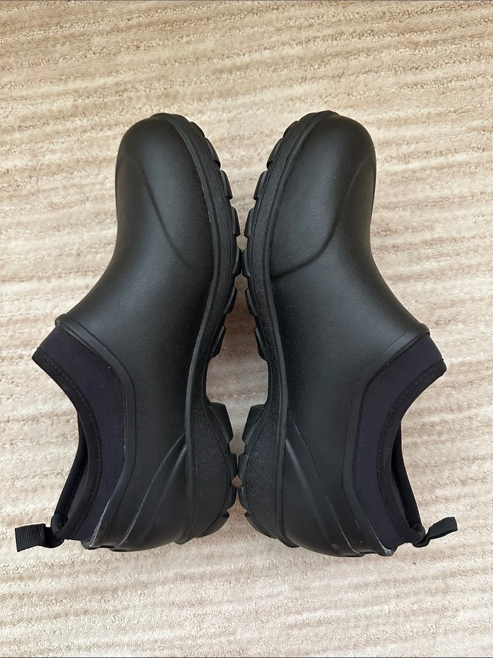 Like New: BOGS Men's Sauvie Slip On Boot Waterproof Black Size 9